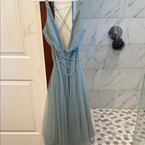 Selfie Leslie “Floating By” Dress - Picture 2 of 3